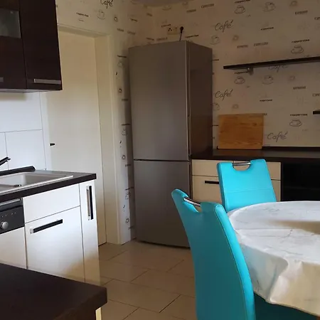 Eva-maria Und Reinhard Köhler *